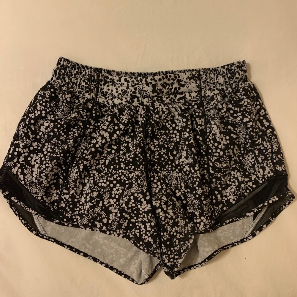 Lululemon Hotty Hot Short